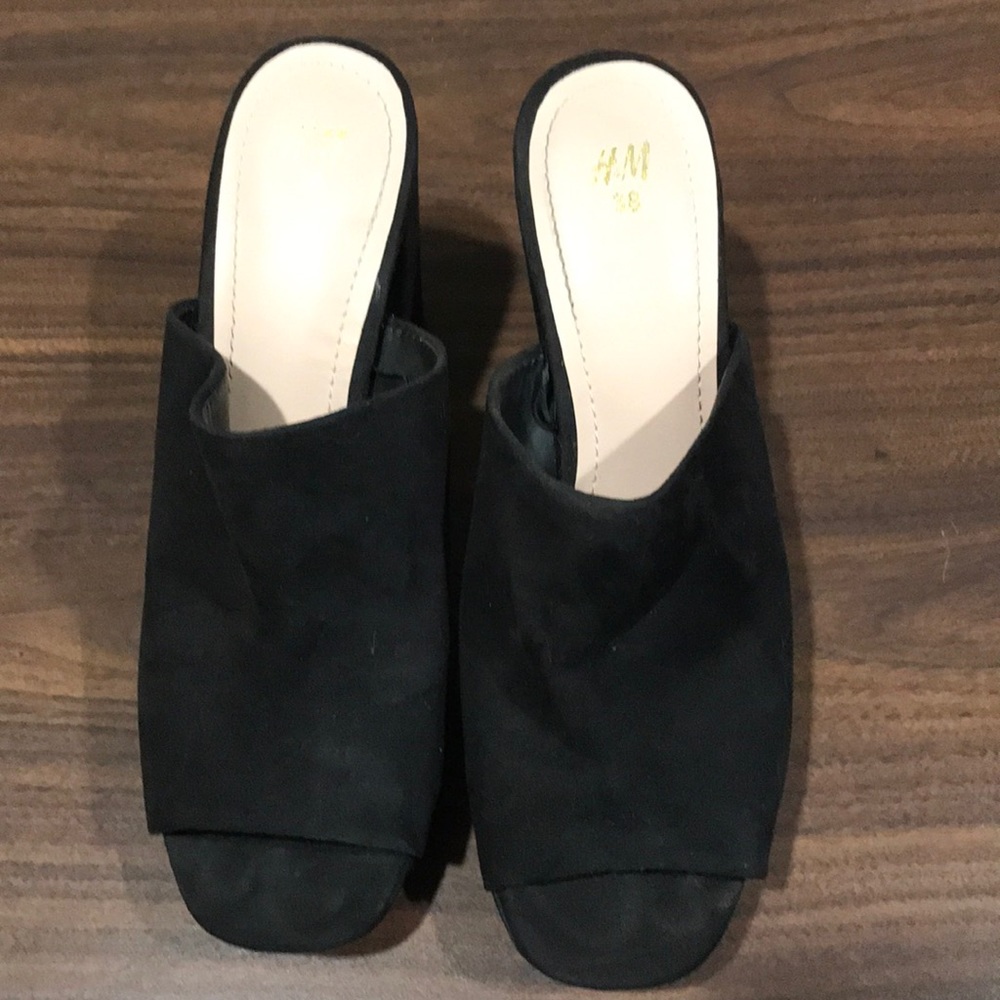 H & M black mules clogs very nice